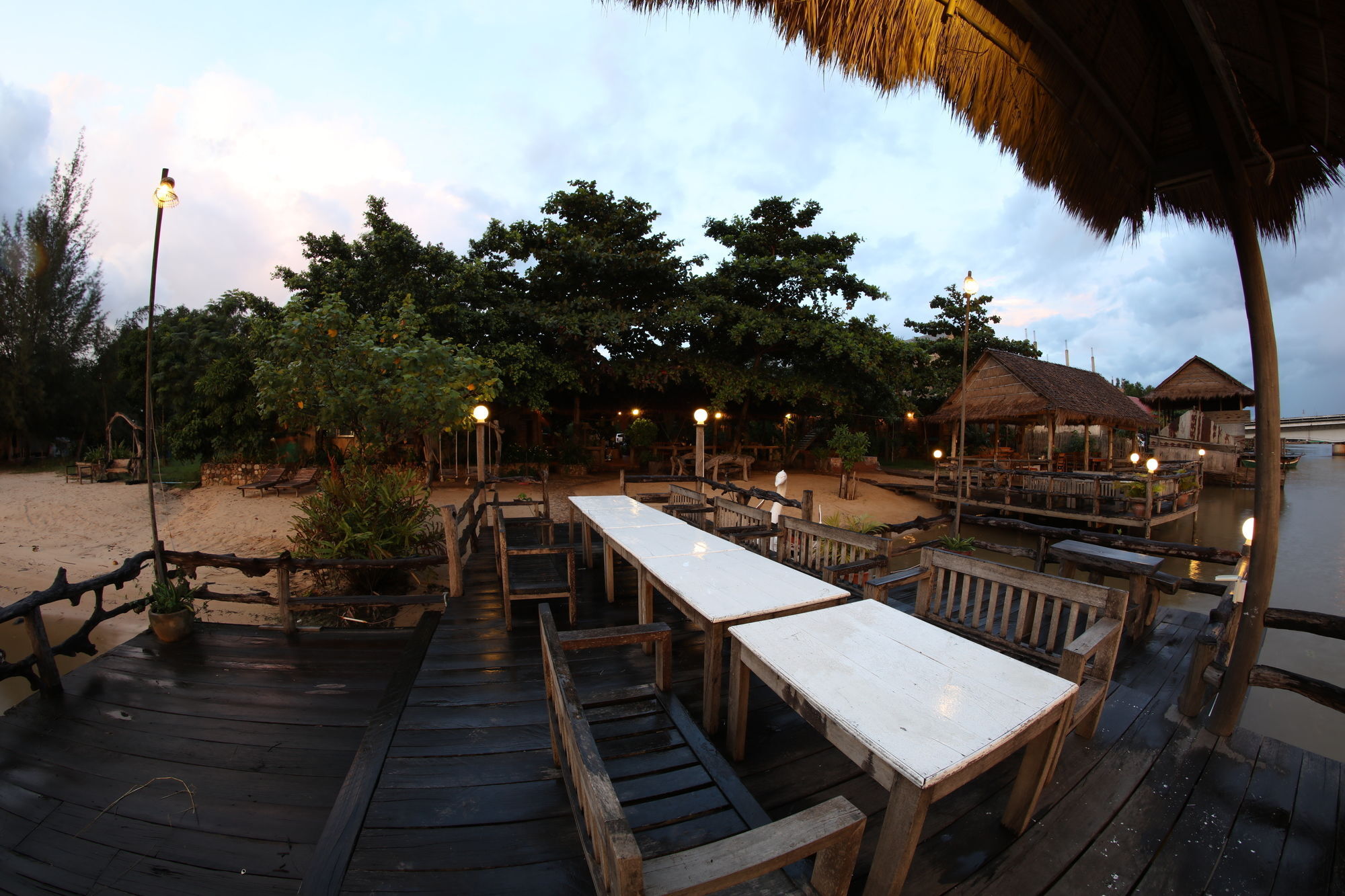 Natural Bungalows Restaurant And Bar Kampot Eksteriør billede